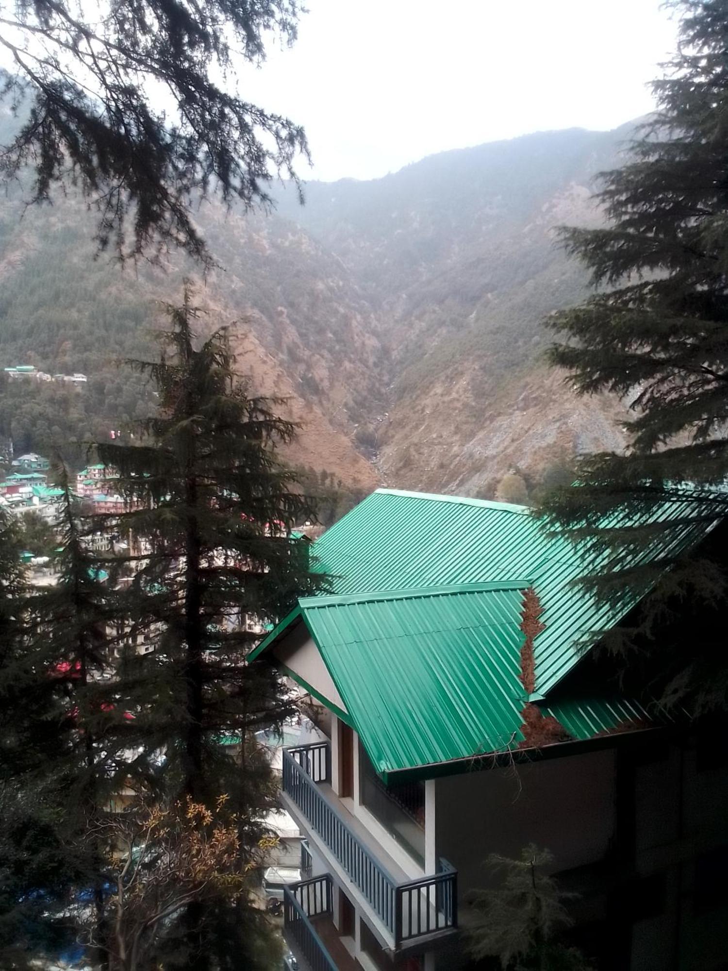 Auberge de jeunesse Himalayan Triund Trekking And Mountain View à Dharamshala Extérieur photo